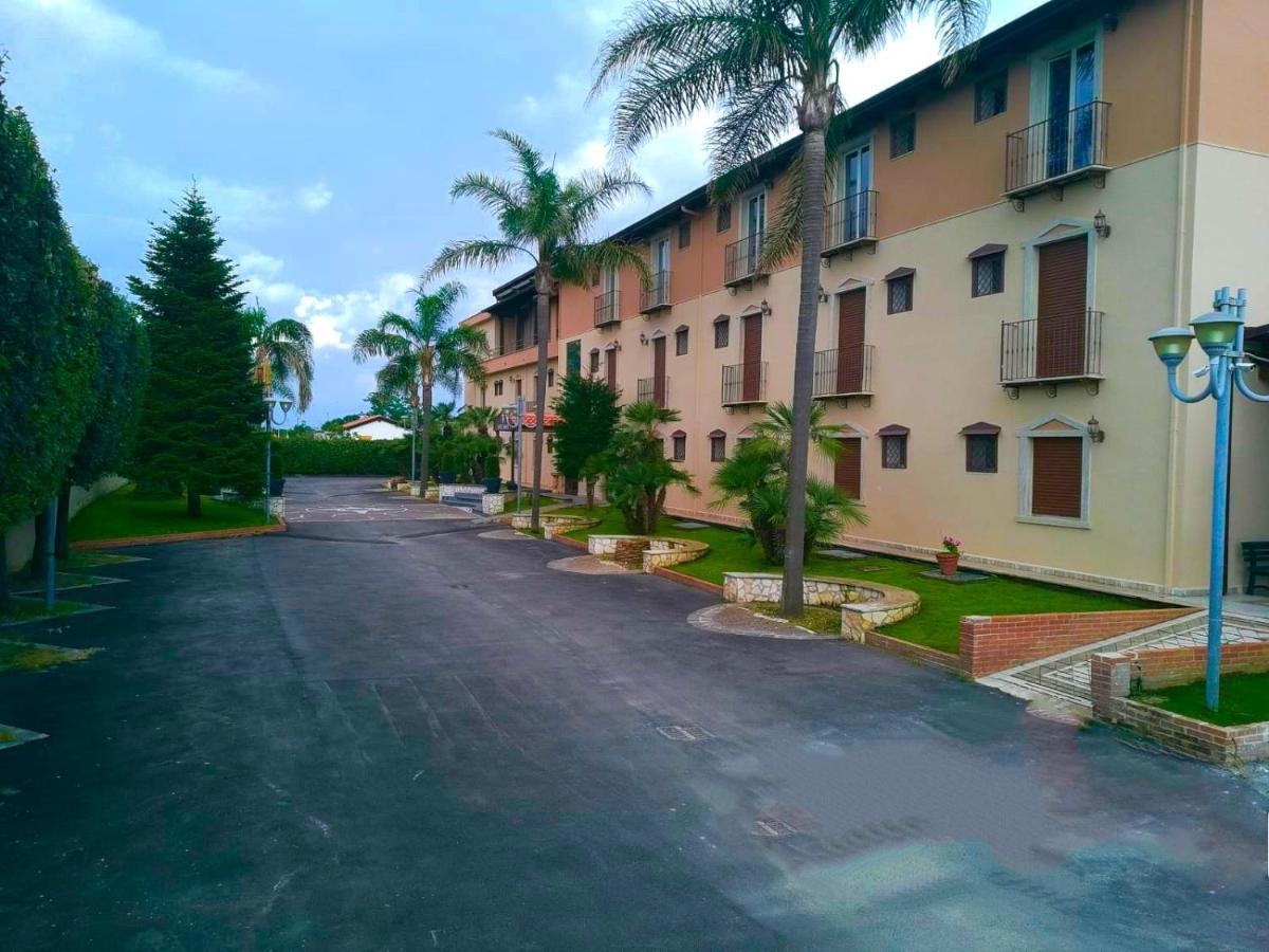 Hotel Tempio Lago Patria Bagian luar foto