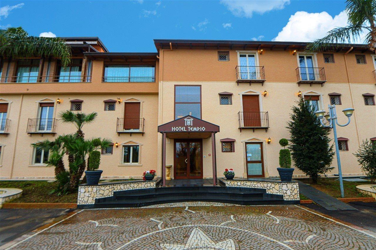 Hotel Tempio Lago Patria Bagian luar foto