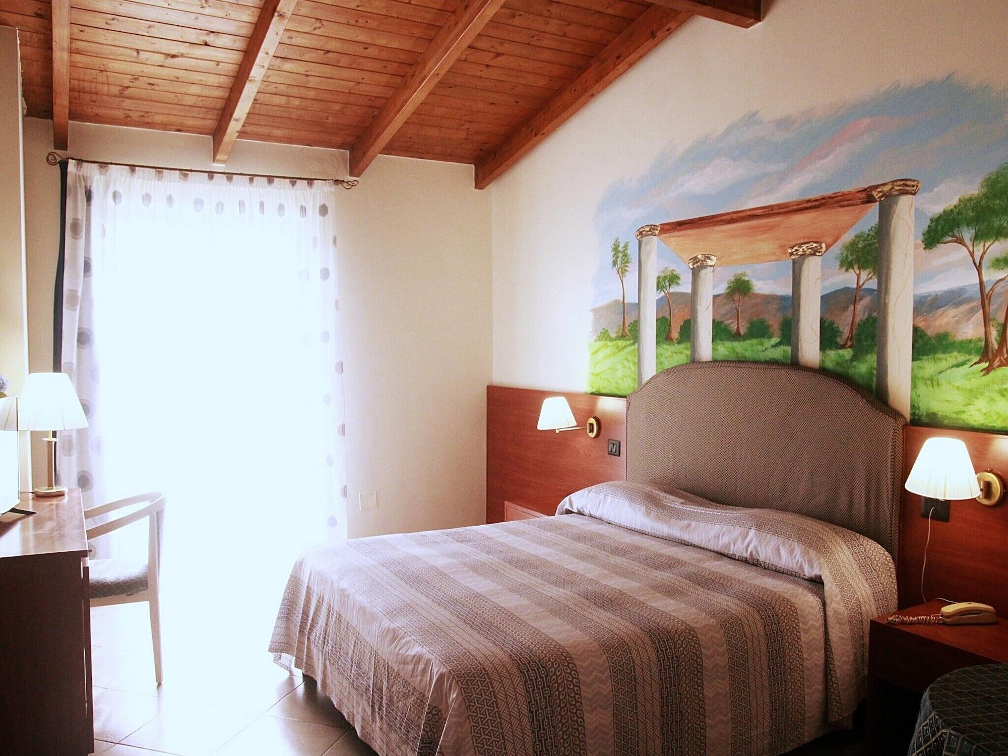 Hotel Tempio Lago Patria Bagian luar foto