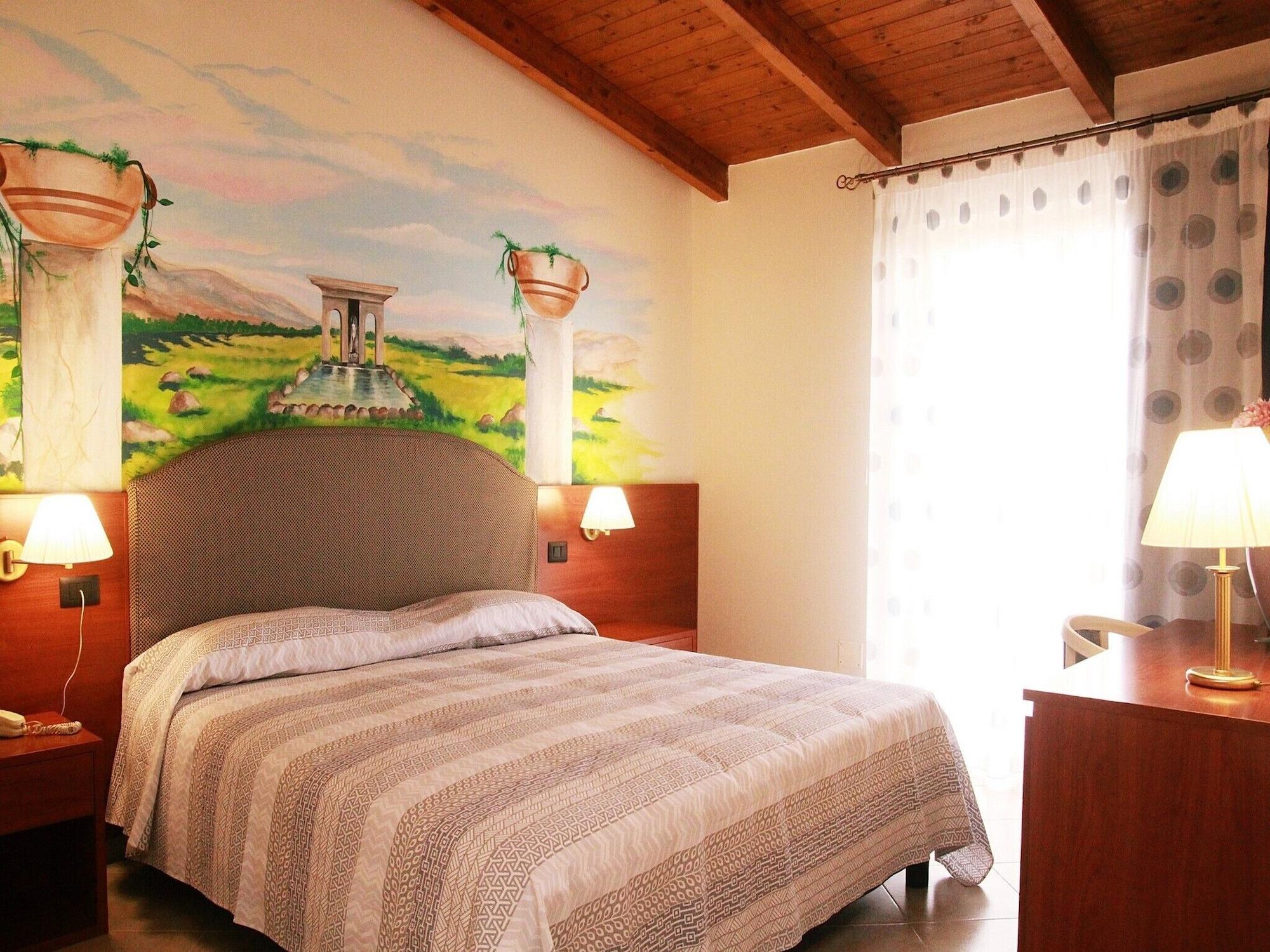 Hotel Tempio Lago Patria Bagian luar foto
