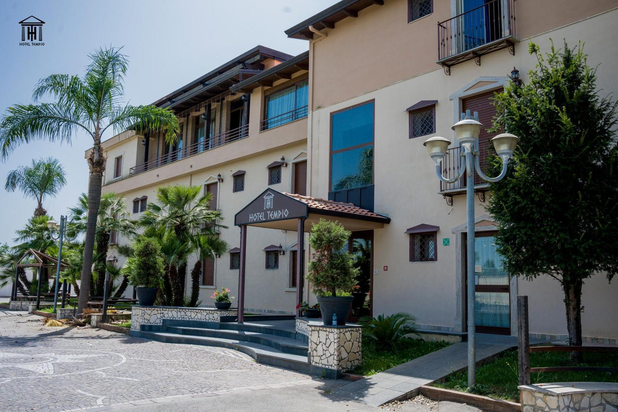 Hotel Tempio Lago Patria Bagian luar foto