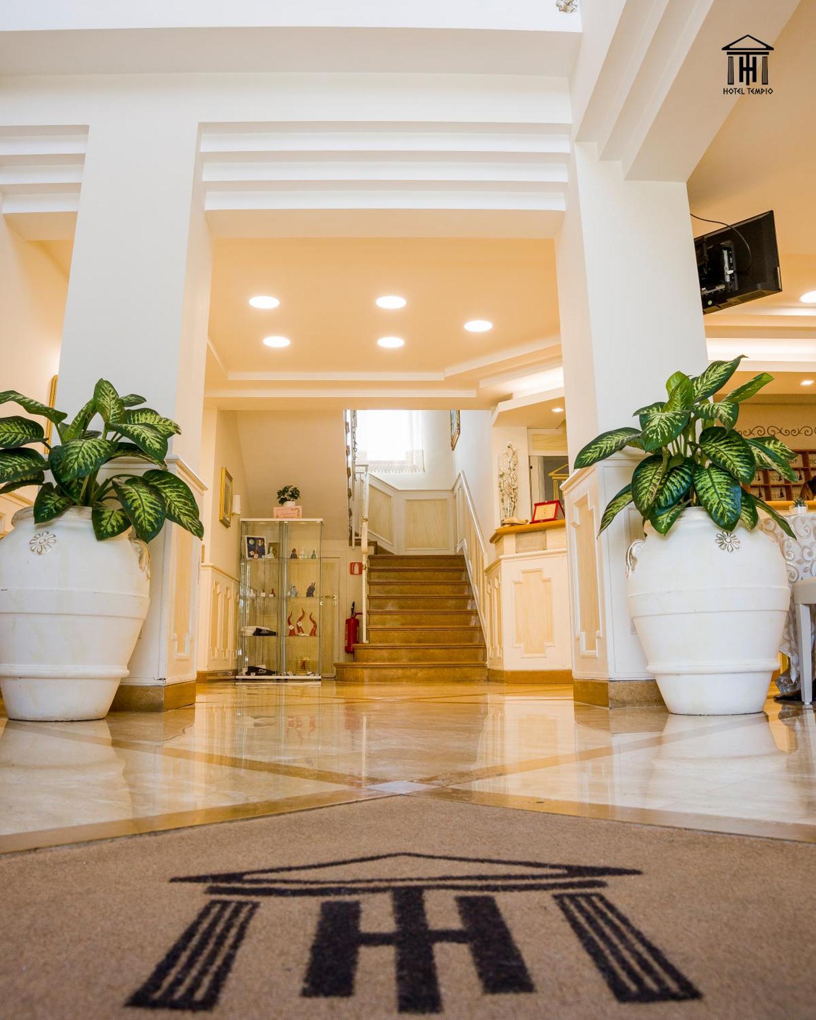 Hotel Tempio Lago Patria Bagian luar foto