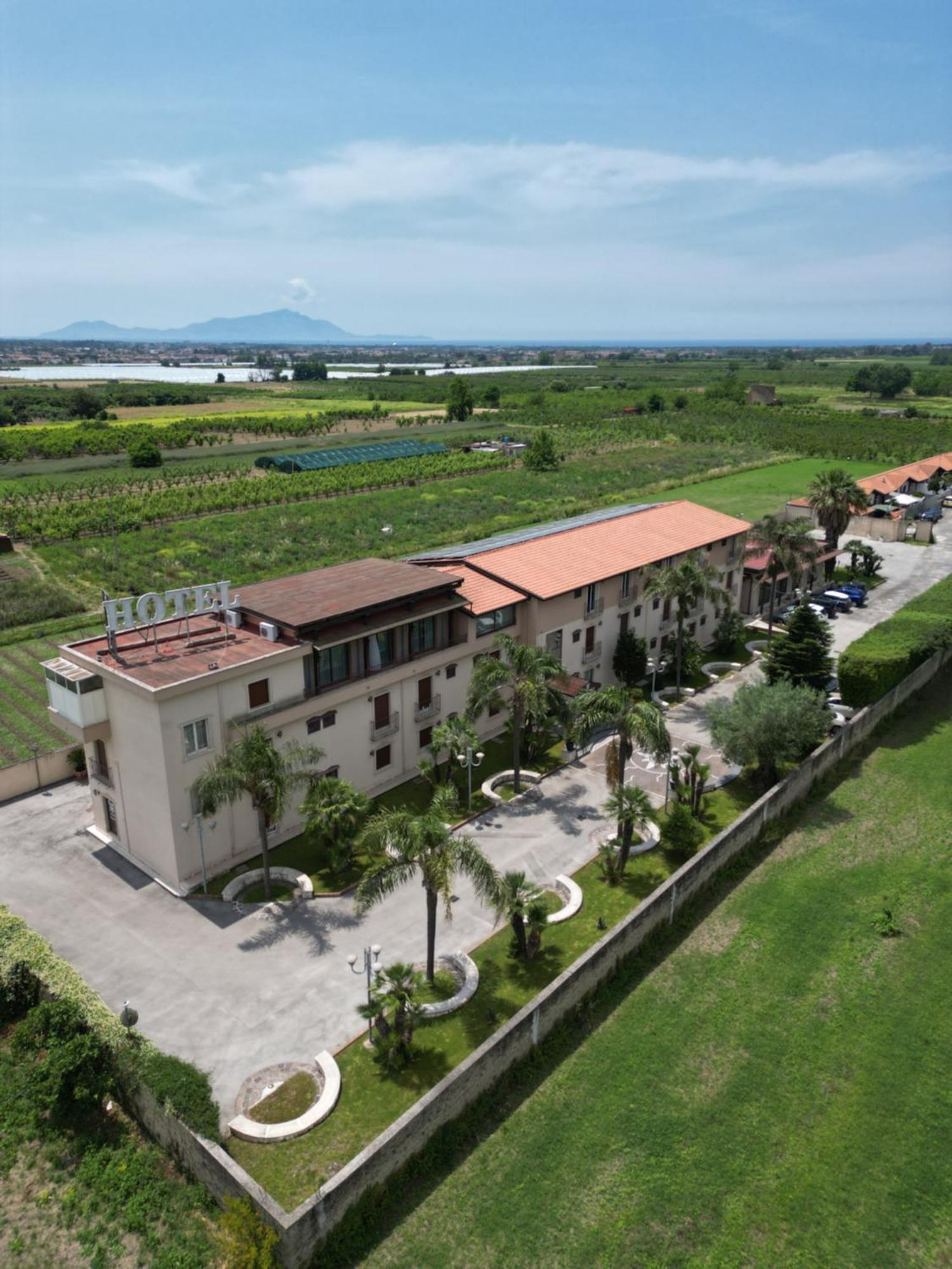 Hotel Tempio Lago Patria Bagian luar foto